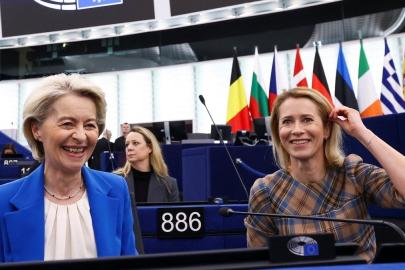 AB Komisyonu Başkanı von der Leyen bir kez daha güven tazeledi