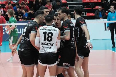 Alanya Belediyespor'da 2 oyuncu kadro dışı bırakıldı