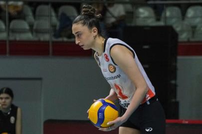 Eczacıbaşı, Elif Şahin'in sözleşmesini uzattı