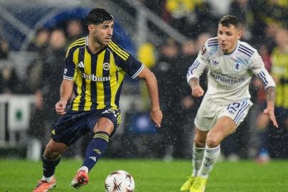 Fenerbahçe-Aston Villa mücadelesi İngiliz basınının gündeminde: Kulakları sağır eden bir gürültüyle oynandı!