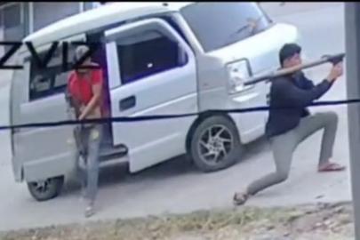 Filipinler'de roketatarlı saldırı: Belediye başkanının aracı bana mısın demedi