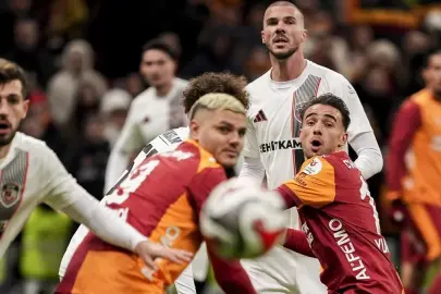 Galatasaray savunmada alarm veriyor: Son 11 maçın 9’unda gol yediler