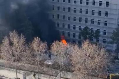 İçişleri Bakanlığı yerleşkesinde konteyner yangını