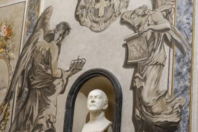 İtalya'daki bazilikada "Meloni'ye benzeyen melek" tartışması