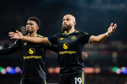 Manchester United, Arsenal'i devirdi