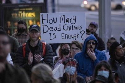 Minneapolis’te Federal Bina önünde protesto düzenlendi