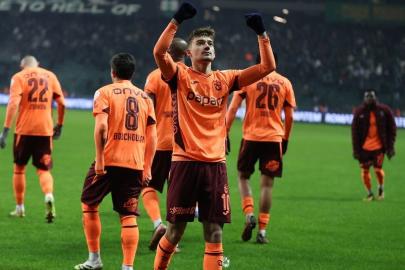 Selçuk İnan'ın korktuğu oldu: Ernest Muçi uzatmalarda galibiyeti getirdi