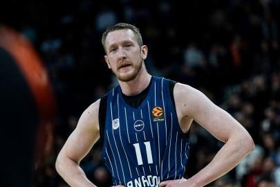 Anadolu Efes'ten Rolands Smits ile ilgili sakatlık bilgilendirmesi