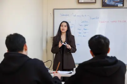 Antalya'da  gençlere eğitim desteği sürüyor