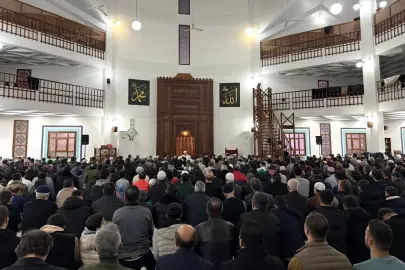 Bursa İnegöl’de ilk teravih gecesi manevi atmosferle yaşandı