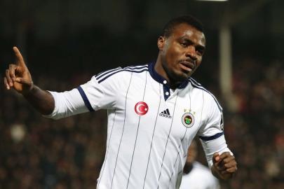 Emmanuel Emenike, Nijerya'da hastane yaptırdı