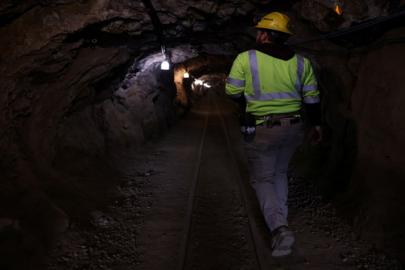 Güney Afrika'da madende göçük. 5 işçi 800 metrede mahsur kaldı