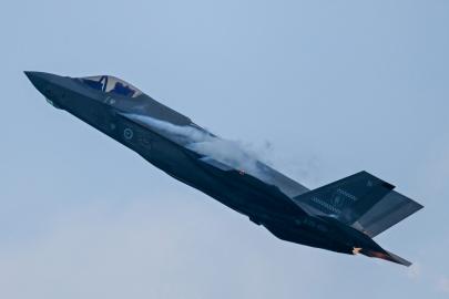 Hollandalı savunma bakanı: "F-35'leri iPhone gibi hackleyebilirsiniz"