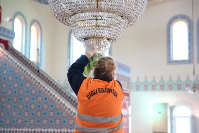 İzmir Çiğli’de ibadethaneler için temizlik mesaisi