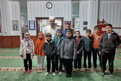 Kayseri Talas'ta ilk teravihte çocuk coşkusu