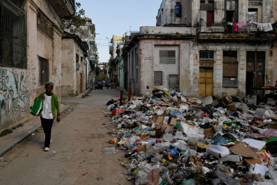 Küba çöküşün eşiğinde, komşulardan yardım yok