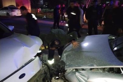 Mardin’de iki otomobil çarpıştı: 3’ü çocuk 6 yaralı