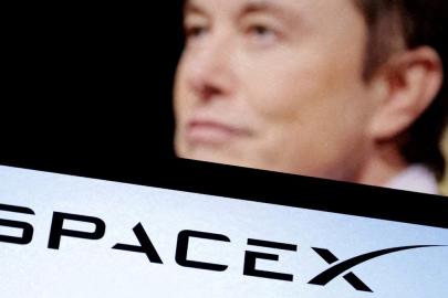 SpaceX'in Mars planı rafa kalktı: Öncelik Ay görevinde