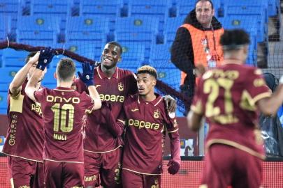 Trabzonspor ikinci yarıda açıldı: Fethiyespor'u 3 golle geçtiler