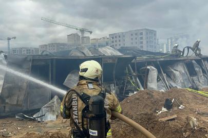 Tuzla’da şantiyede çıkan yangın söndürüldü