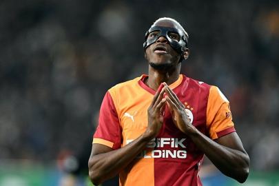 Victor Osimhen, bu sezonki gol sayısını 15 yaptı