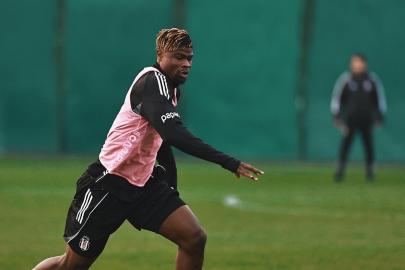 Vitor Pereira'dan Emmanuel Agbadou'ya övgü dolu sözler!