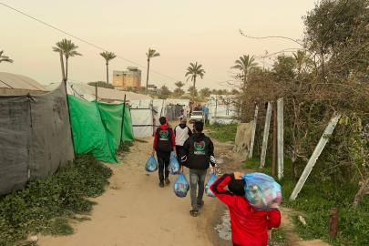 Avrupa Yetim Eli Gazze'de binlerce kişiye ulaşmaya devam ediyor