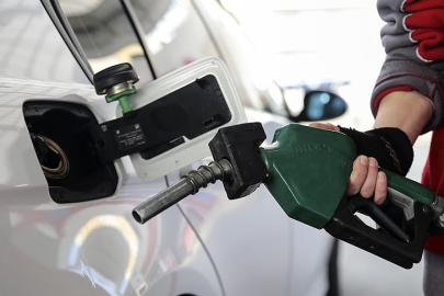 Avrupa'da akaryakıt krizi. Fransızlar ve Portekizliler ucuz akaryakıt için İspanya'ya geçiyor