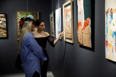 Bursa'da kadınların ışığı tuvalde hayat buldu