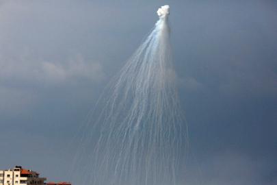 İsrail ordusu Lübnan'da fosfor bombası kullandı