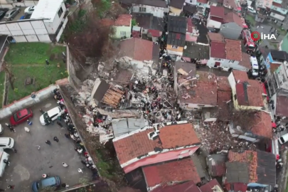 İstanbul Fatih'te iki bina çöktü. Yaralılar var