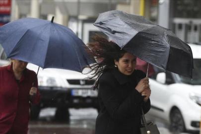 Kuvvetli yağış uyarısı: Bu geceye dikkat!