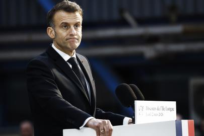 Macron duyurdu. Fransa nükleer başlık sayısını artıracak