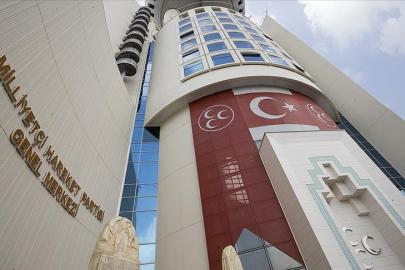 MHP'de istifa. İzzet Ulvi Yönter Genel Başkan Yardımcılığı görevini bıraktı