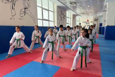 Muş’ta karate antrenmanları hız kesmeden sürüyor