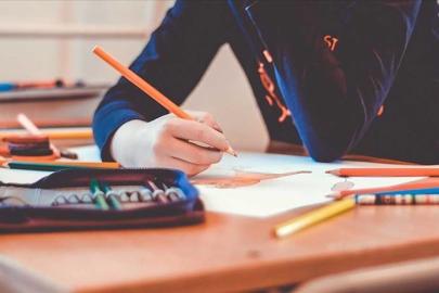 Öğretmenlere emoji soruşturması başlatan müdür görevden alındı