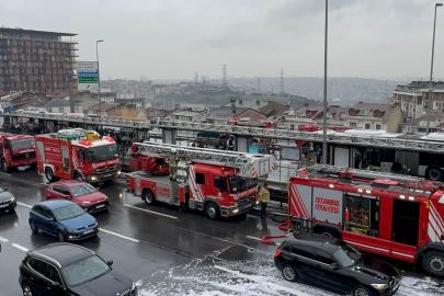 Perpa durağında metrobüs yangını