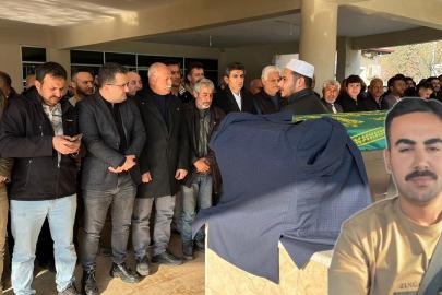 Tabutunun üzerine damatlığı konuldu. Babası olaya şahit olmuş: "Aynaya baktığımda oğlumun aracı alev almıştı"