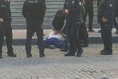 Tahliye edilen tacizcisini duruşma çıkışında öldürdü