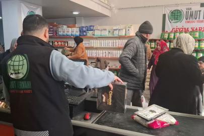 Umut Kervanı Van’da Ramazan ayında da yardımlarını sürdürüyor