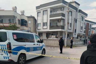 Uzaklaştırma kararını kaldırttığı eşi ağır yaraladı