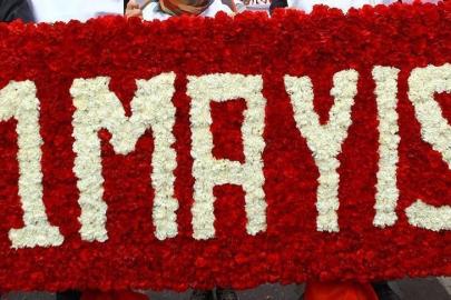 1 Mayıs resmi tatil mi, okullar tatil mi olacak? 1 Mayıs'ta bankalar, kargolar, kamu kurumları açık mı, kapalı mı?