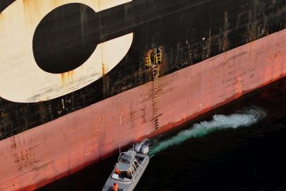 ABD'nin Hürmüz ablukası devam ediyor. 37 geminin rotası değiştirildi