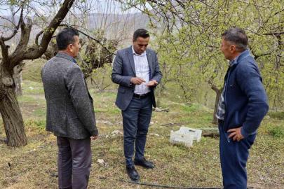 Akçadağ Belediye Başkanı Ulutaş, doludan etkilenen üreticileri ziyaret etti