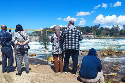 Baraj taşmasın diye kapaklar açıldı, telefonunu alan alana koştu. "Böyle bolluk görmedik"