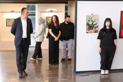 Bursa Osmangazi'de liselilerin emekleri sanatseverlerle buluştu