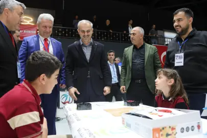 Çayırovalı öğrenciler akıl ve zeka oyunlarında ter döküyor