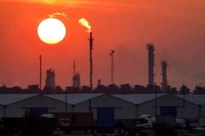 Irak'ın petrolü Körfez'den değil Suriye'den dağıtılacak