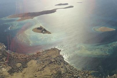 İran, Hürmüz Boğazı’nda tanker geçişlerini askıya aldı