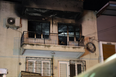 İzmir’de evde çıkan yangında baba öldü, oğlu entübe edildi